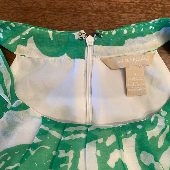 Banana Republic Green and White Halter Top - Picture 4 of 6